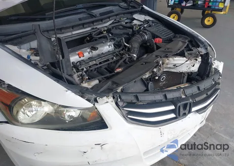 2011 Honda Accord 2.4 Ex z USA, uszkodzony, nr VIN 1HGCP2F77BA104430